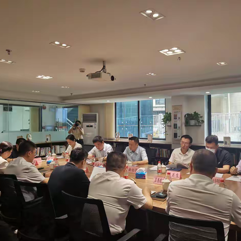 市委政法委副书记胡庚祥率调研组到龙华区指导基层社会治理工作