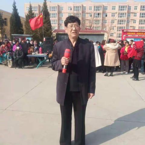 正月中旬乐声浓    阖家欢聚乐融融   齐聚张二文化院    幸福美满过今宵