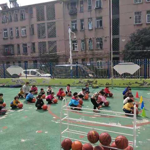 蓝天小一班《快乐篮球🏀 》