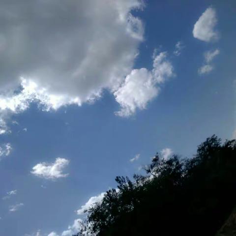 秋风送爽，情系群众.孙家贬脱贫攻坚路上送问候