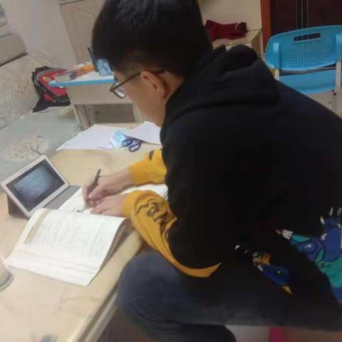 2022级10班奋斗的青春最美——咸阳梦圆职业学校