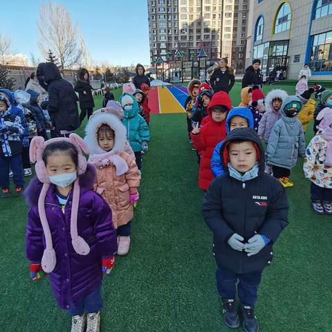 爱心蓓蕾警苑幼儿园大一班幼儿在园精彩时光