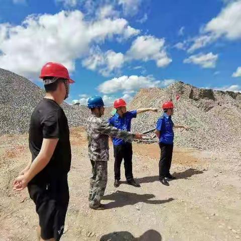 临高县劳动保障和应急执法大队开展非煤矿山企业分包外包情况专项执法检查