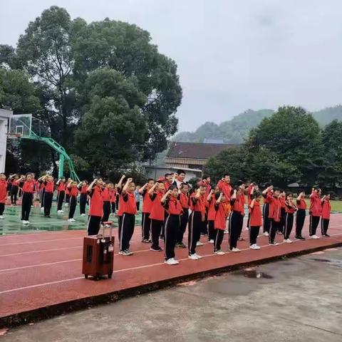 喜迎二十大 争做新时代好队员——天湾小学六一庆祝活动暨新队员入队仪式