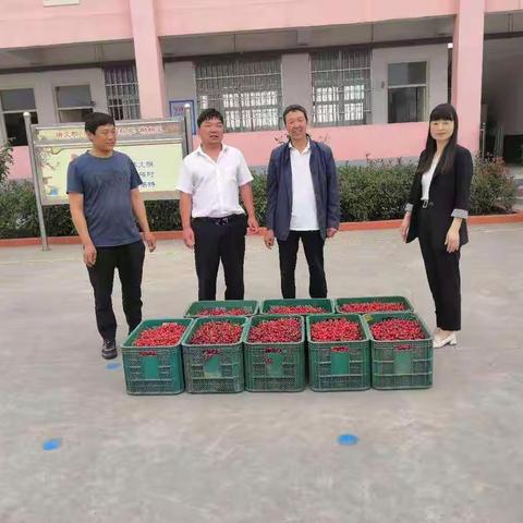 用爱心汇聚力量，用真情共筑希望。——西唐小学“樱桃节”