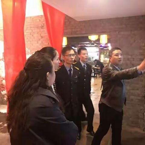 东街站工作动态：李诚局长到城隍庙地下美食城就食品安全城市创建工作进行指导