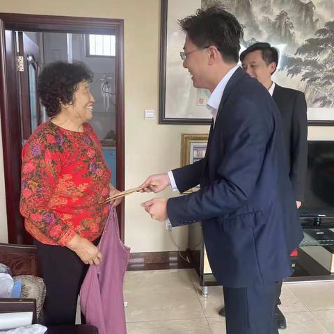 佳节重阳   尊老敬老