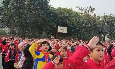 感恩奋进 立德树人以实际行动迎接党的二十大胜利召开——兴宾区八一小学2022年春季学期开学典礼