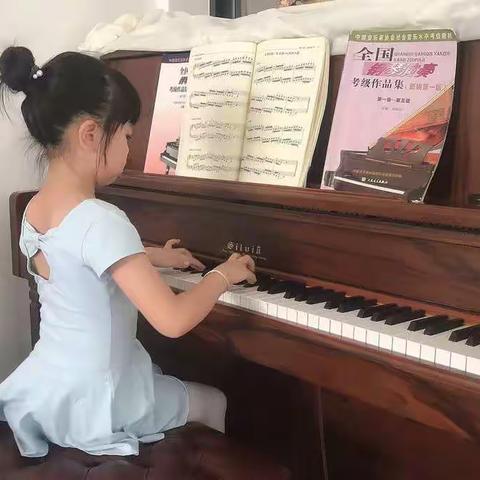 章念的快乐暑假