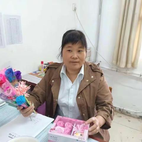 无私奉献铸师魂