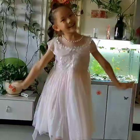 “音”有爱 “乐”前行 ，——阿克苏市第十二小学线上音乐作业展示