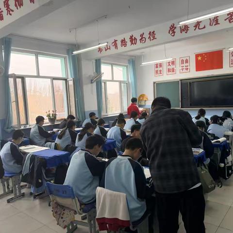 多彩课后绽芳华 乐享成长筑梦想                          ———林东六中初二年级拓展提升课后服务
