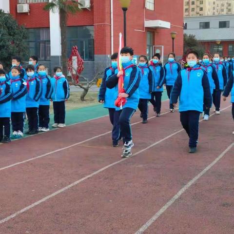 诚睦路小学“迎接新年假期，拥抱崭新自我”主题升旗仪式