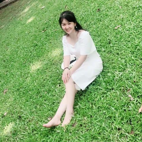 彩云之南  蓝天白云 骑马游海