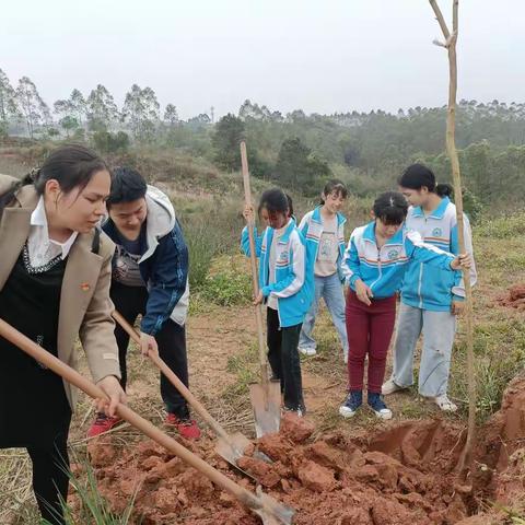 共同守护绿色生态，携手打造美丽“花山村”  ——化山小学党建+队建植树节活动