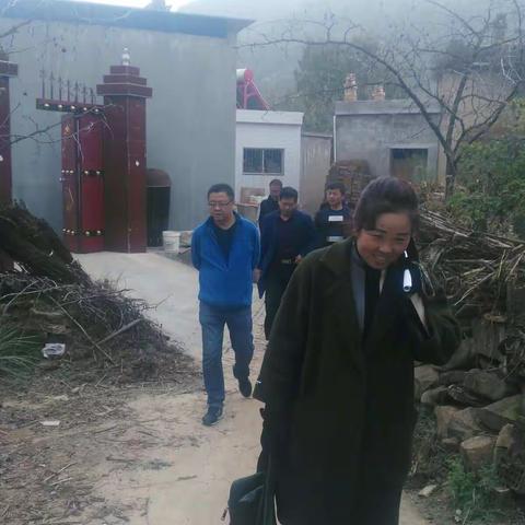 扶贫危房在行动，为贫困户解决危房困难。