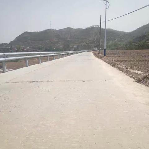 千桥万路百姓路，大家携手来爱路-绥德县农村道路养护站领导莅临名州农管所检查道路养护