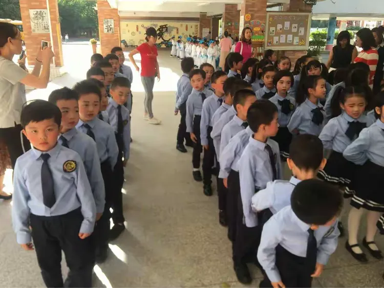 鹏兴实验学校一（2）读书月活动系列之诗歌朗诵比赛篇