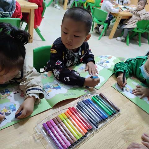 金苹果幼儿园——小三班成长记录篇