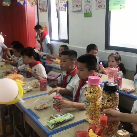 实验小学庆六一，文艺汇演，快乐童年，美好回忆。孩子们节日快乐！👏👏🎂🎂👍👍