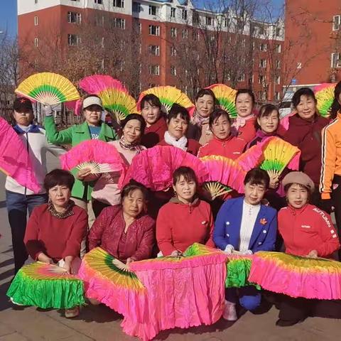 大兴沟广场舞团队三八节活动