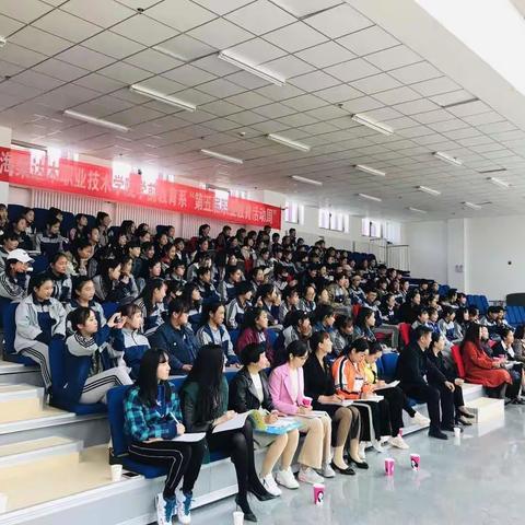 德令哈市幼儿园走进海西州职业技术学院教育宣传周——骨干教师示范课