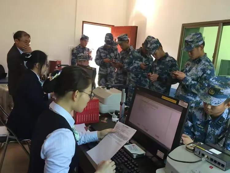 工行文昌支行外拓团队金融服务进军营活动获部队官兵好评