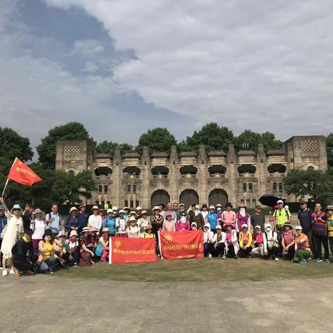 父亲节跟结伴户外行徒步，钟灵街至玄武门。