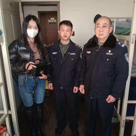 新乐市局特巡警大队拾金不昧受称赞