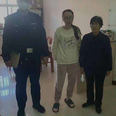 新乐市局特巡警大队救助一名走失老人