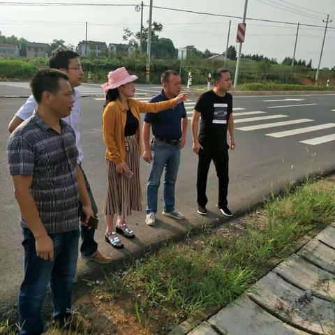 建设局领导莅临西章村检查指导环境整治工作