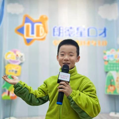 小外孙学打乒乓球（11）