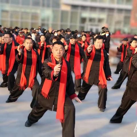 太极扇舞动新春