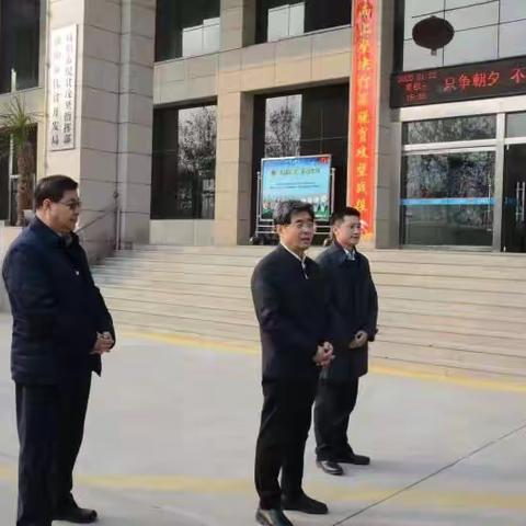岳亮书记走访慰问扶贫干部                     强调要坚决打赢脱贫攻坚战