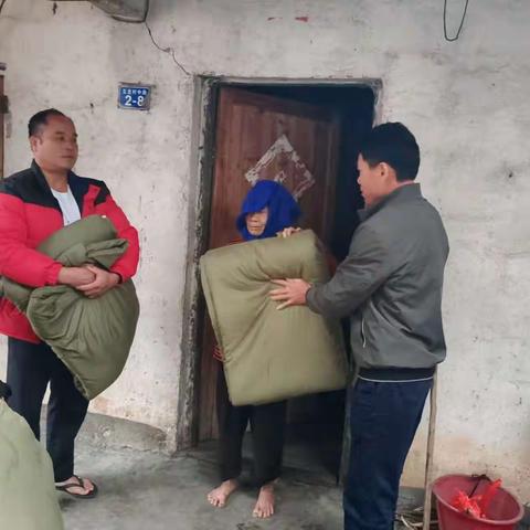 寒冷天暖人心 孝老敬老传递正能量