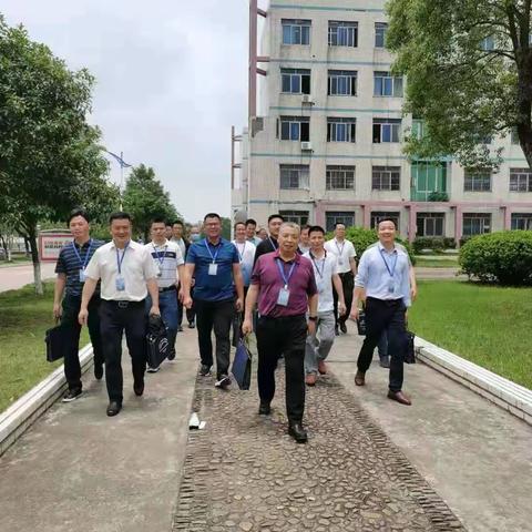 再出发：第四届名优校长培训之学“江华模式”