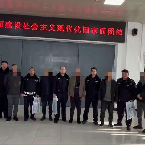 乘风交警大队集中送押8名法院判决生效醉驾人员