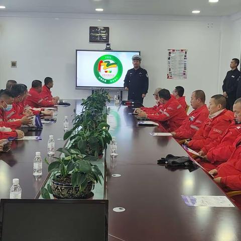 【预热122】乘风交警大队走进辖区运输四公司开展重点车辆驾驶人交通安全宣传活动