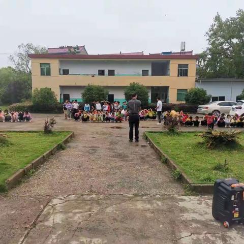 消防演练，防患于未“燃”——董坂小学消防演练