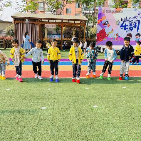 美丽的花朵迎着朝阳成长，稚嫩的小脸透着无限希望🥳