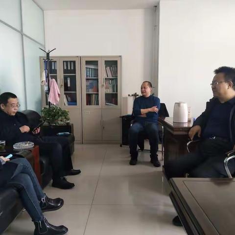 贾申文行长一行拜访中北大学