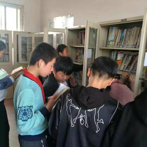 北张楼小学"我读书，我快乐"读书月活动。