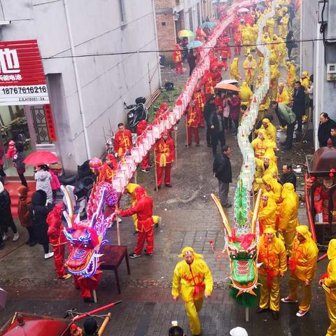 正月十四闹元宵，吃一碗临海糟羮，看一场岭根"板凳龙“。