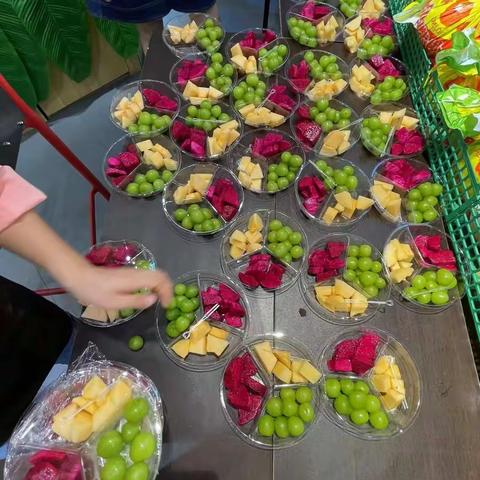 祝你生日快乐——2112弘毅班给两位同学过集体生日