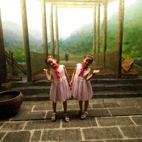 逸夫小学 一0(2)班 欧阳秋雪 欧阳秋雨