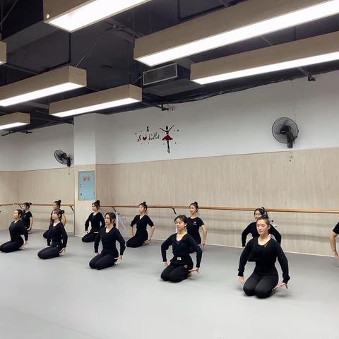 【培蕾艺术培训学校】初升高二班期末汇报