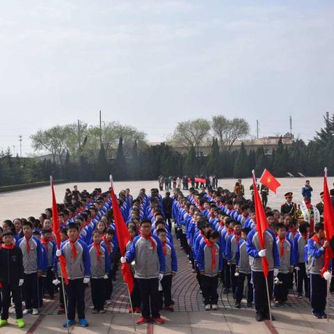 即墨区北安中学“缅怀革命先烈，争做新时代好队员”清明祭扫活动
