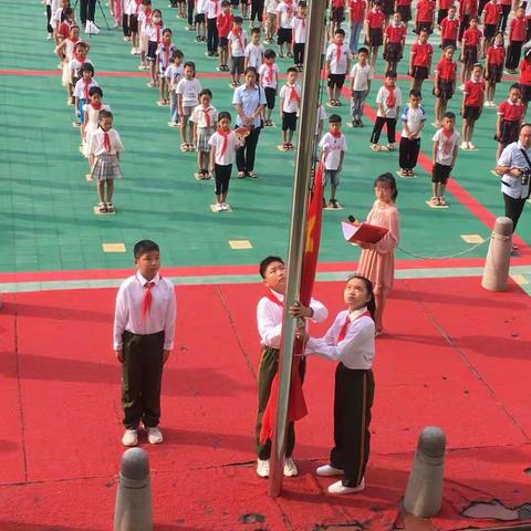 周口纺织路小学新学期第一周剪。