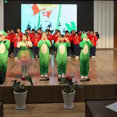 放下手机，关注孩子成长，陪伴孩子------民大附小开展“传诵经典，品味书香”读书活动。