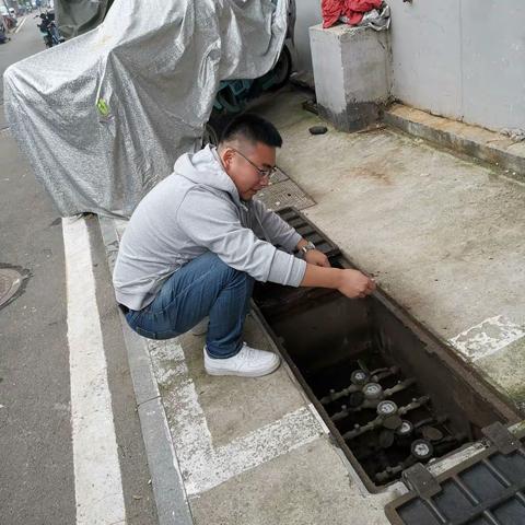 【花园中区】关阀门，急报修，止损失
